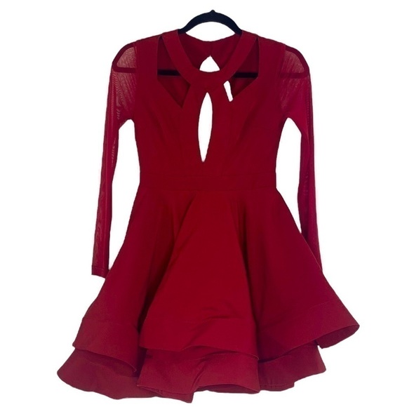 🆕 NWT LUXXEL BURGUNDY PARTY DRESS WITH VOLUMINOUS SKIRT SIZE SMALL - Picture 1 of 12